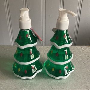 NWT Set of 2- Fresh Pine Scented Christmas Tree 🎄 Bottle Hand Soap Dispensers